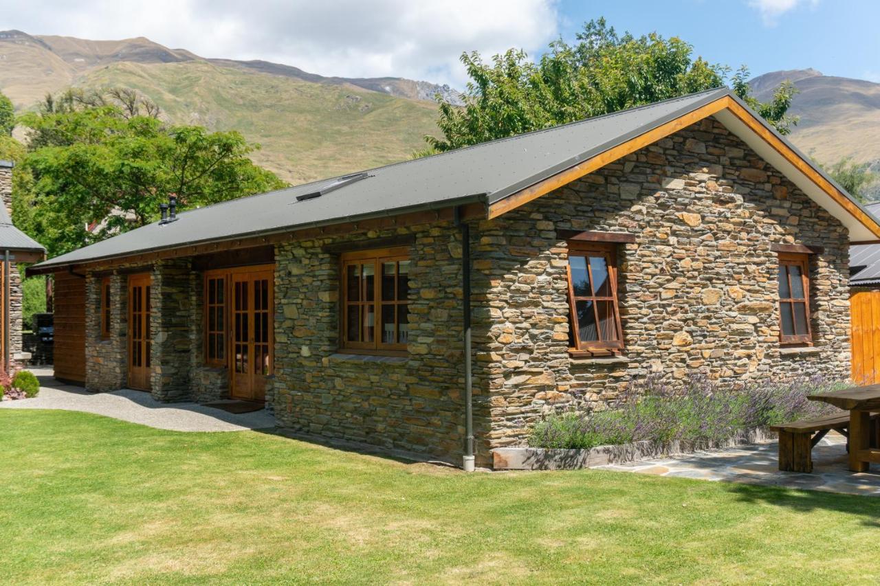 Wanaka Homestead Lodge & Cottages Extérieur photo