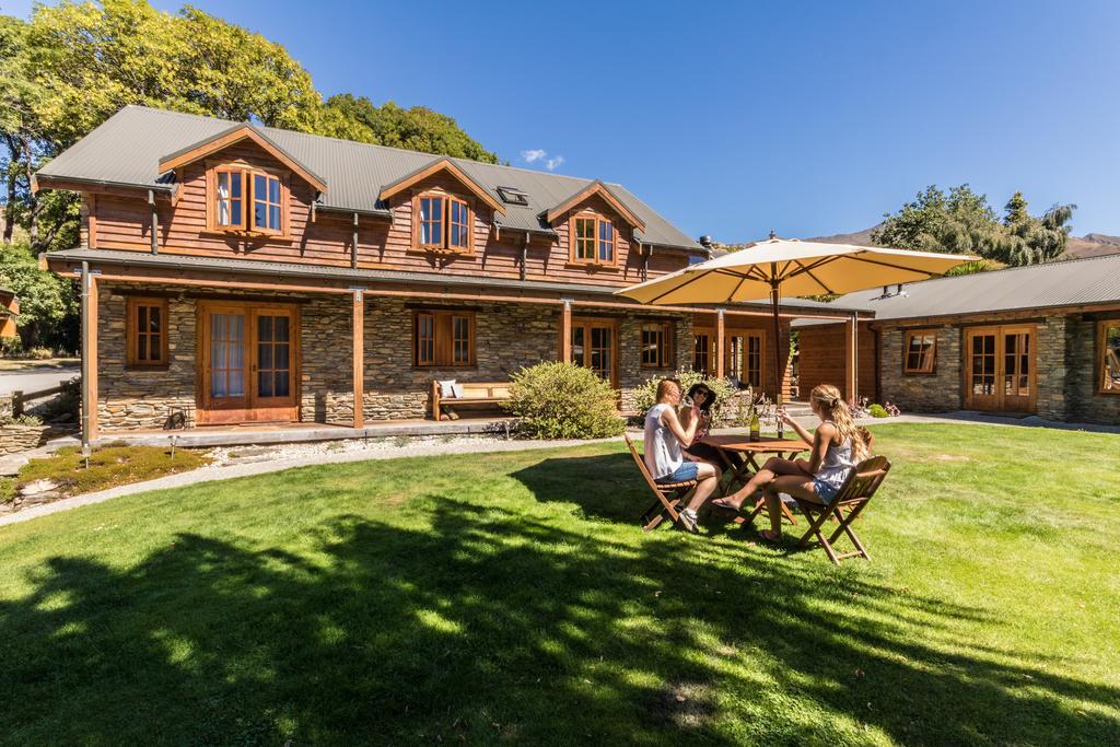 Wanaka Homestead Lodge & Cottages Extérieur photo